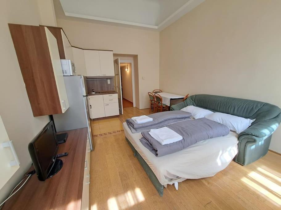 Lovely In The Centre At Opera Apartman Budapest