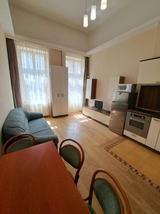 Apartman Lovely In The Centre At Opera Budapest