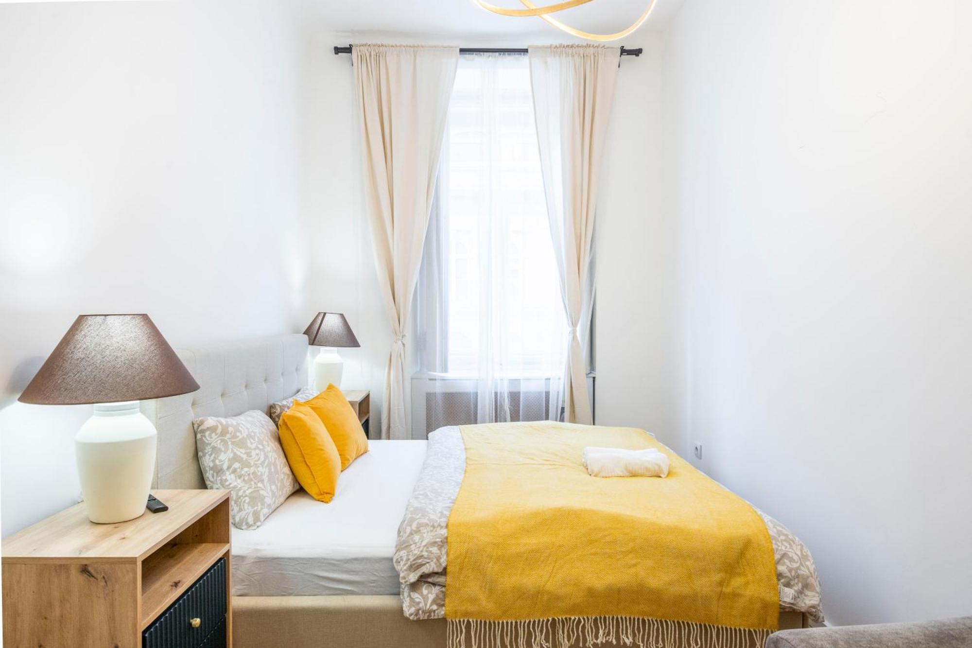 Charming & Cozy In The King Street *