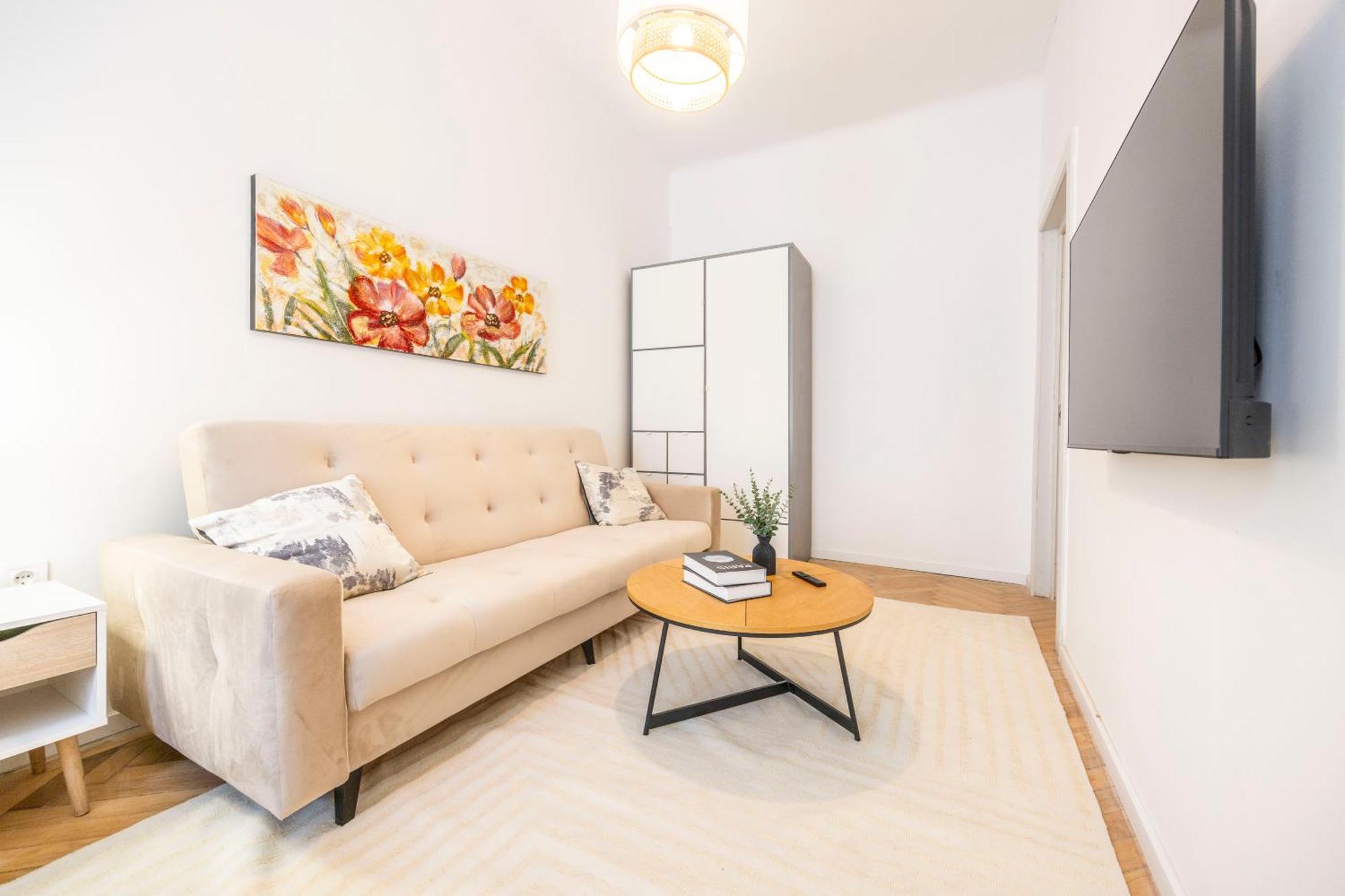 Charming & Cozy In The King Street Apartment *