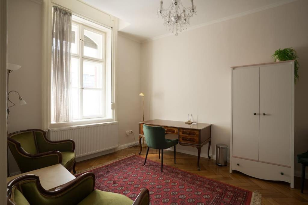 Kalvin Apartment
