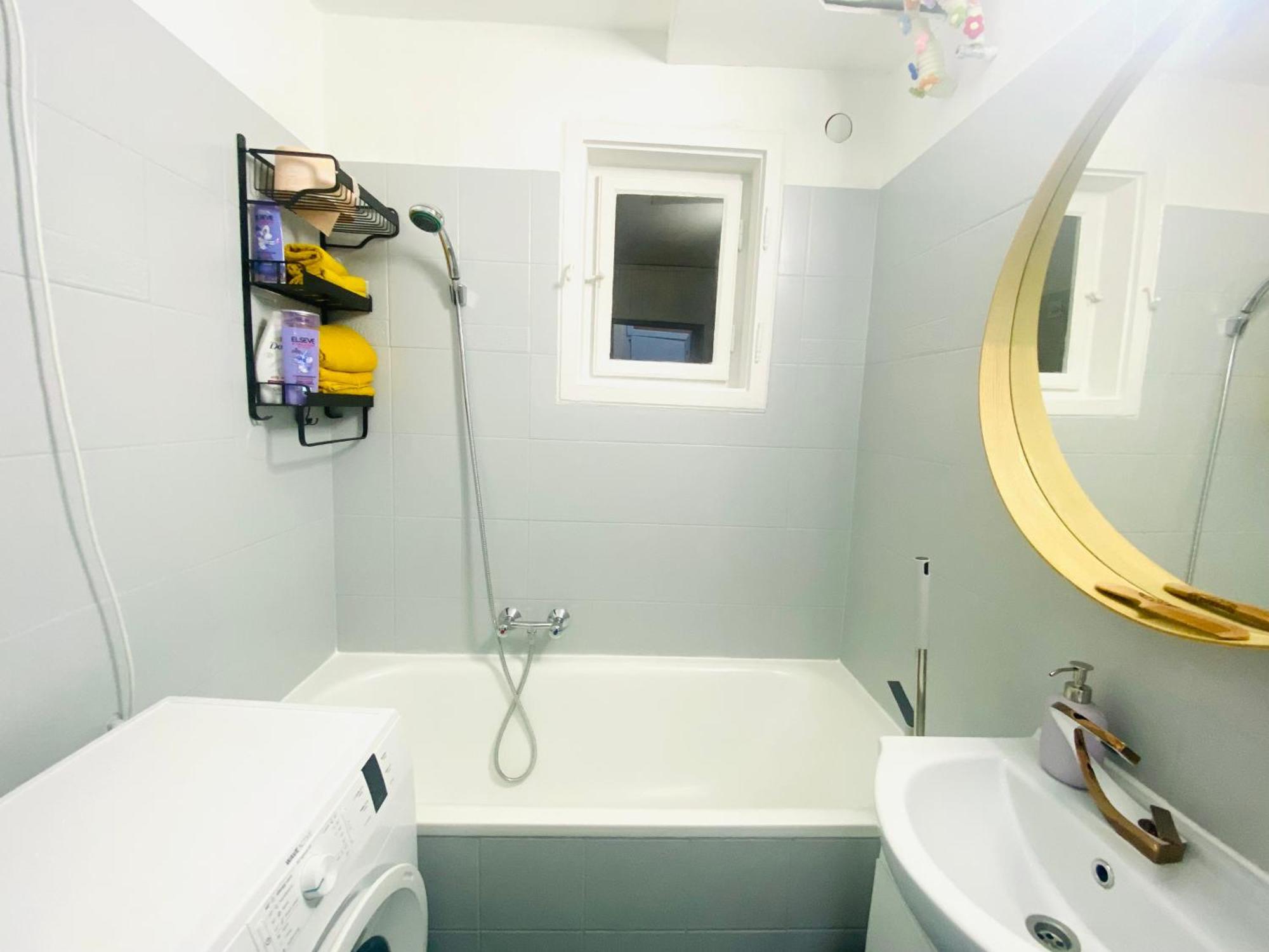 Sweet Spot-Ac, Near Metro, Free Wifi, City Centre Budapest