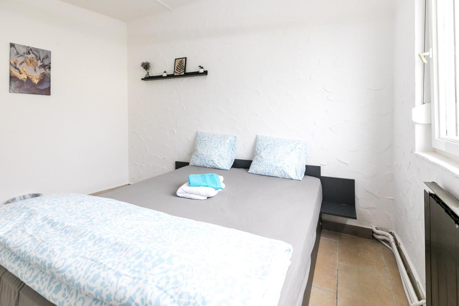 Mariposa Apartman *