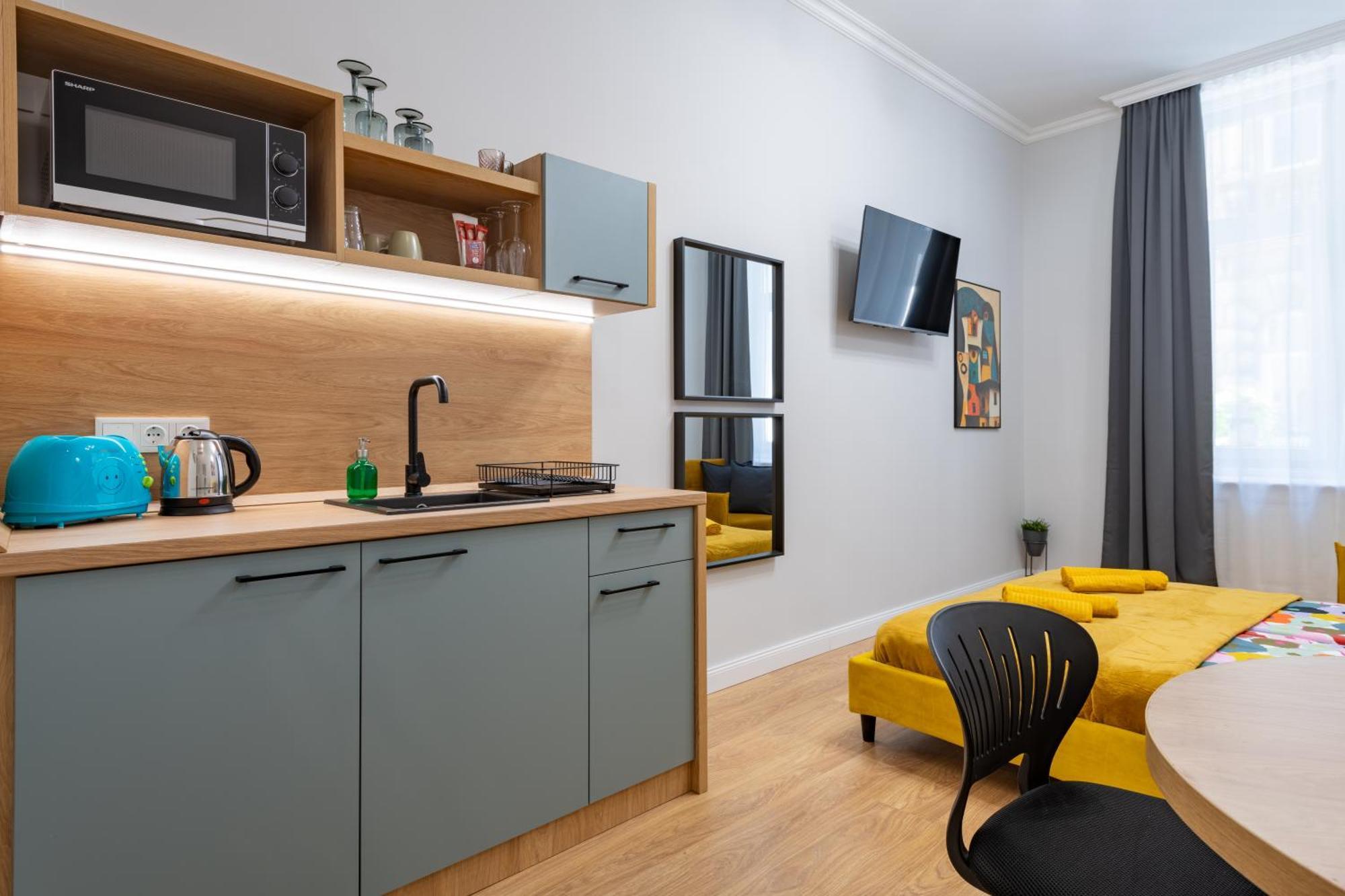 Holidays Courtyard Apartment *