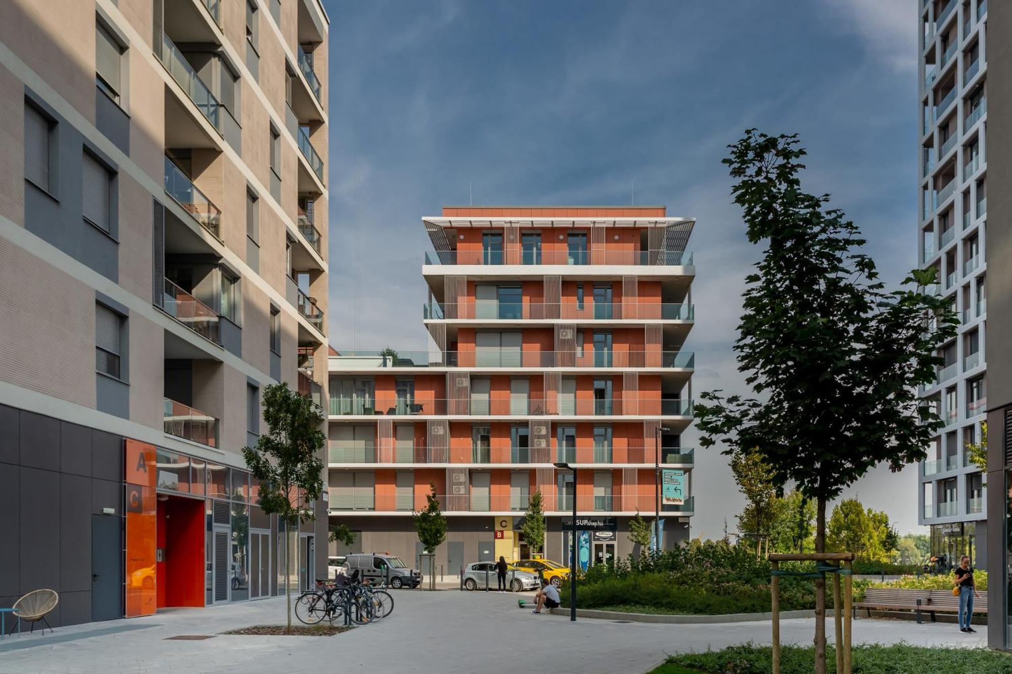 Apartment Balcony - Sunny - Modern