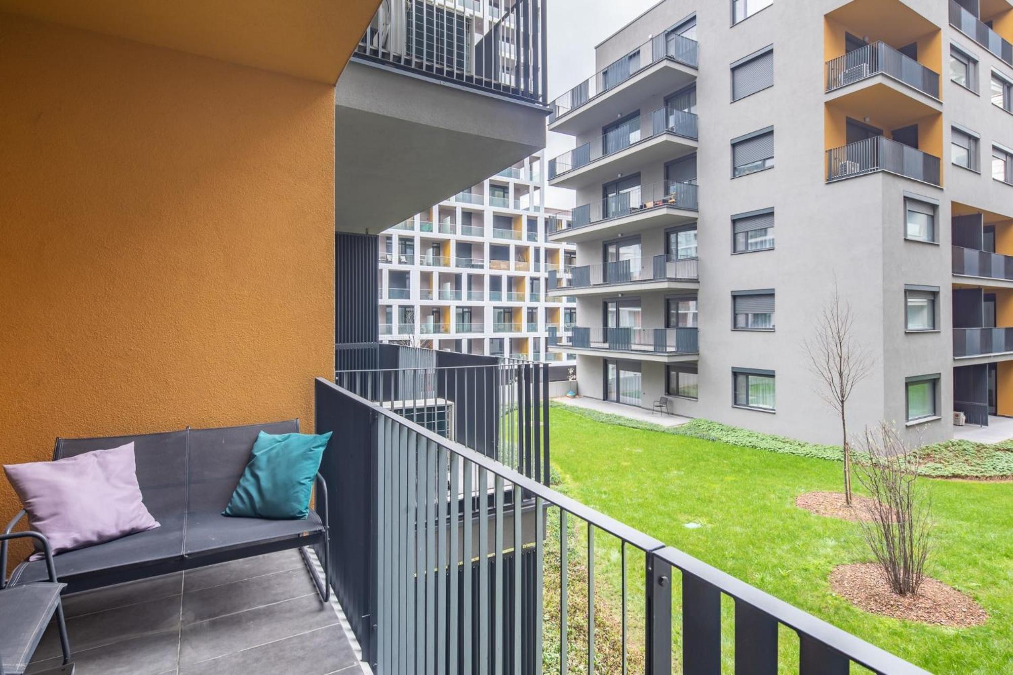 Balcony - Sunny - Modern Budapest