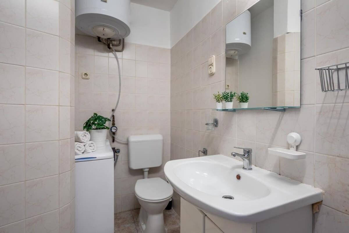 Apartment Lovely In The Heart Of The Budapest