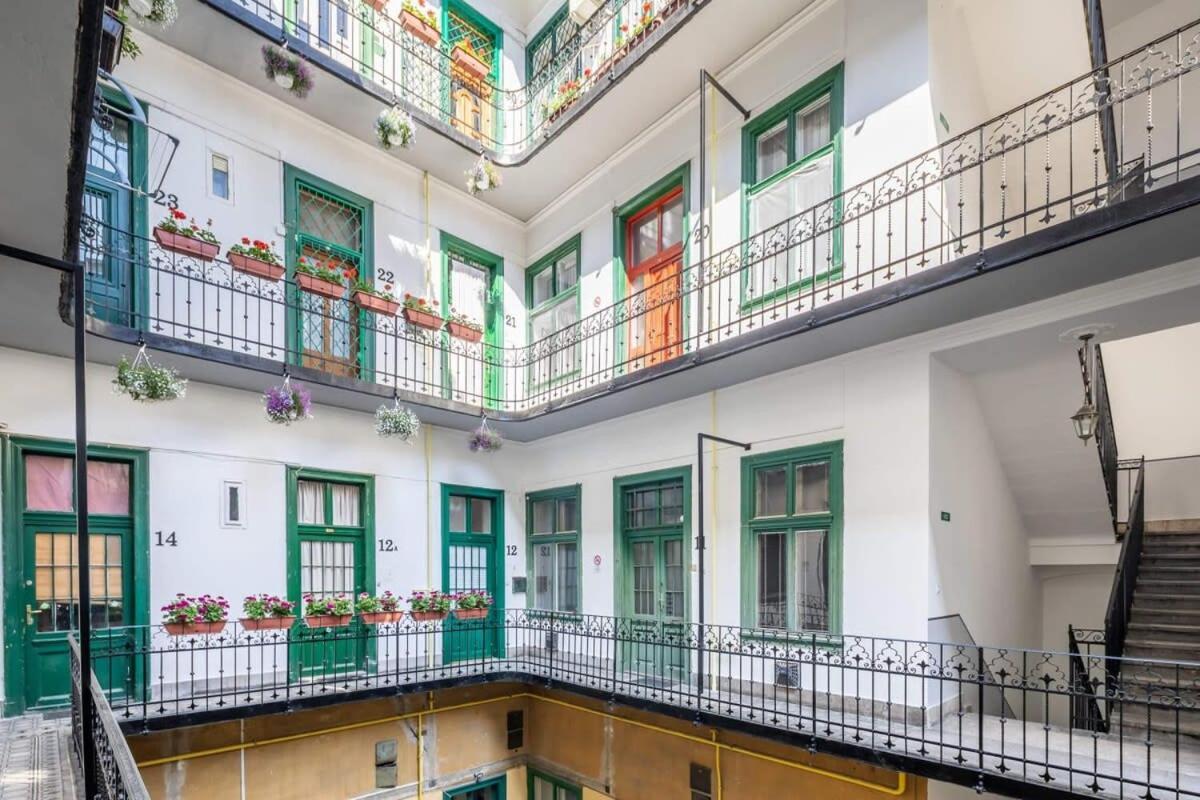 Apartment Lovely In The Heart Of The