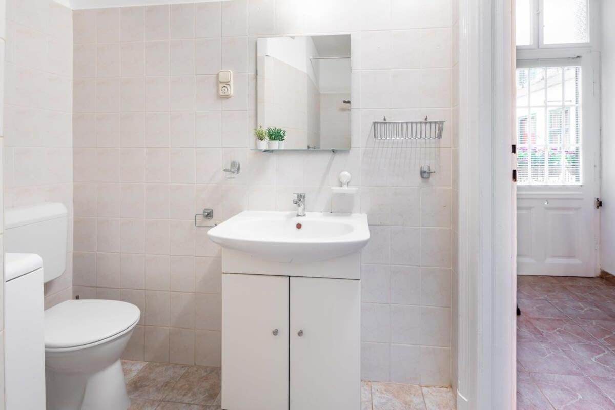 Lovely In The Heart Of The Apartment Budapest