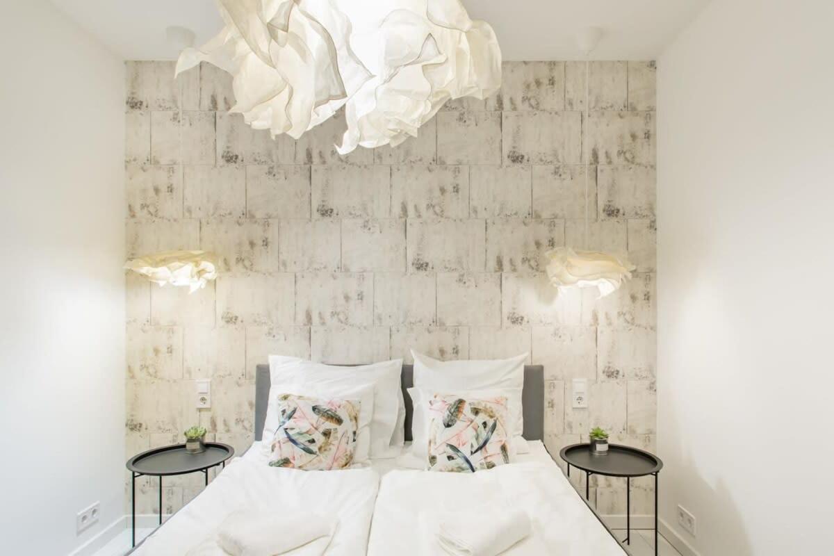 Apartment Lovely & *