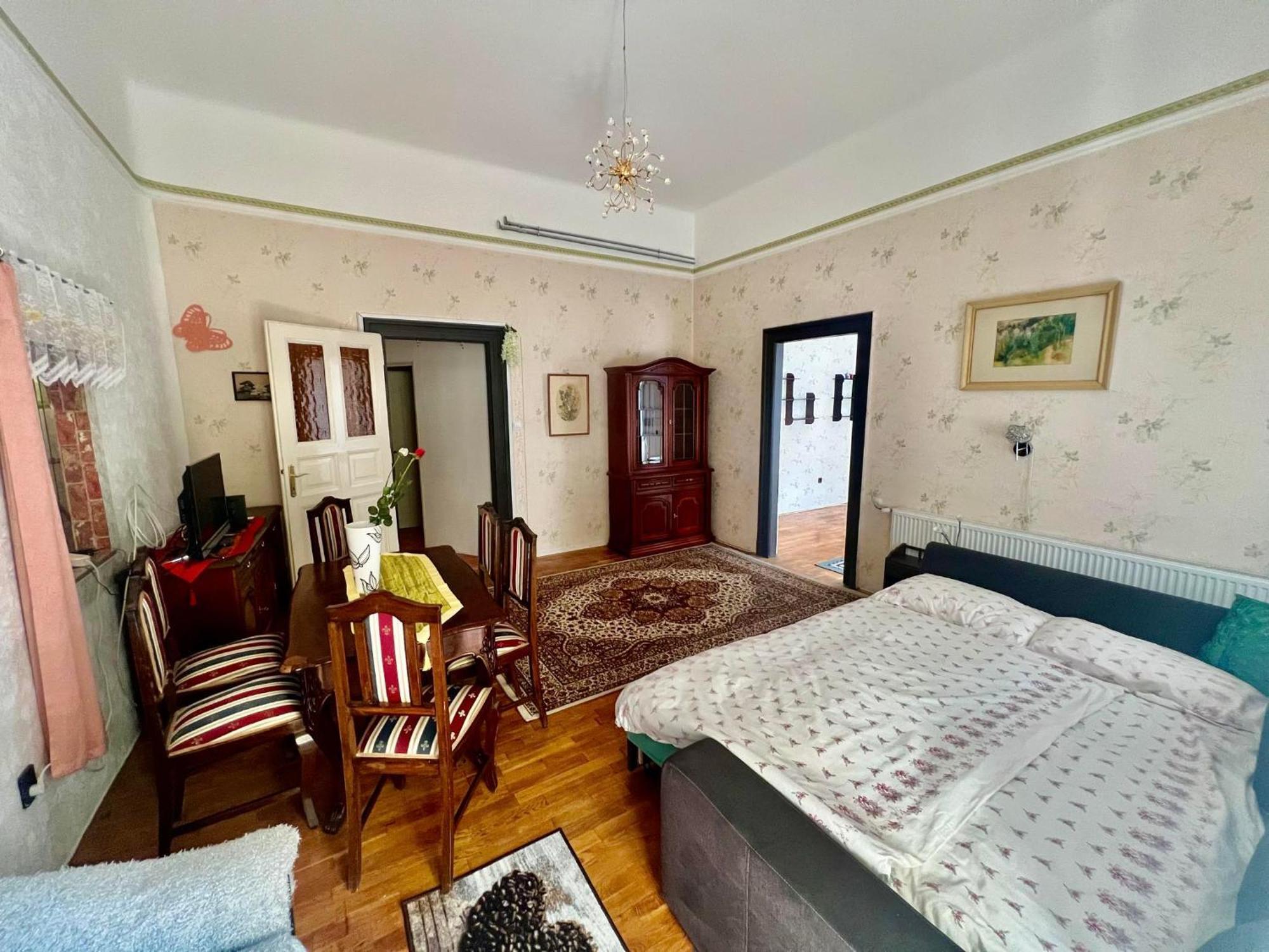Apartament Center *
