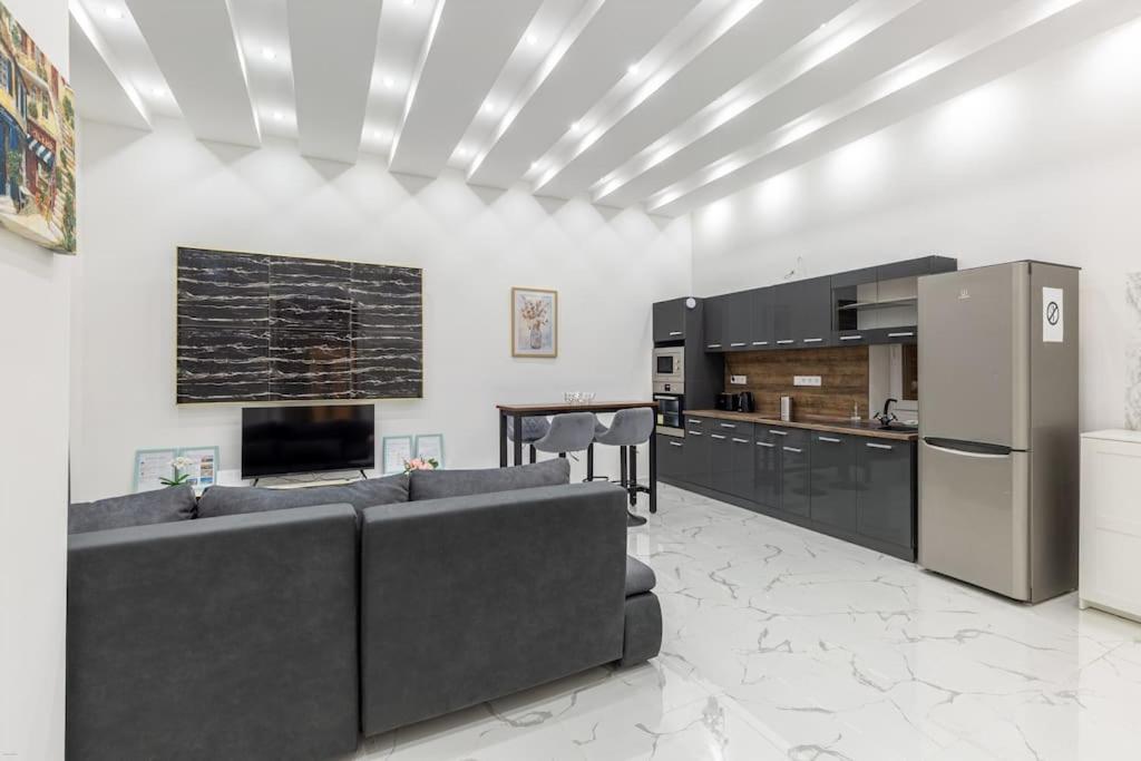 Apartament Black Marble Unique Design Near Danube River