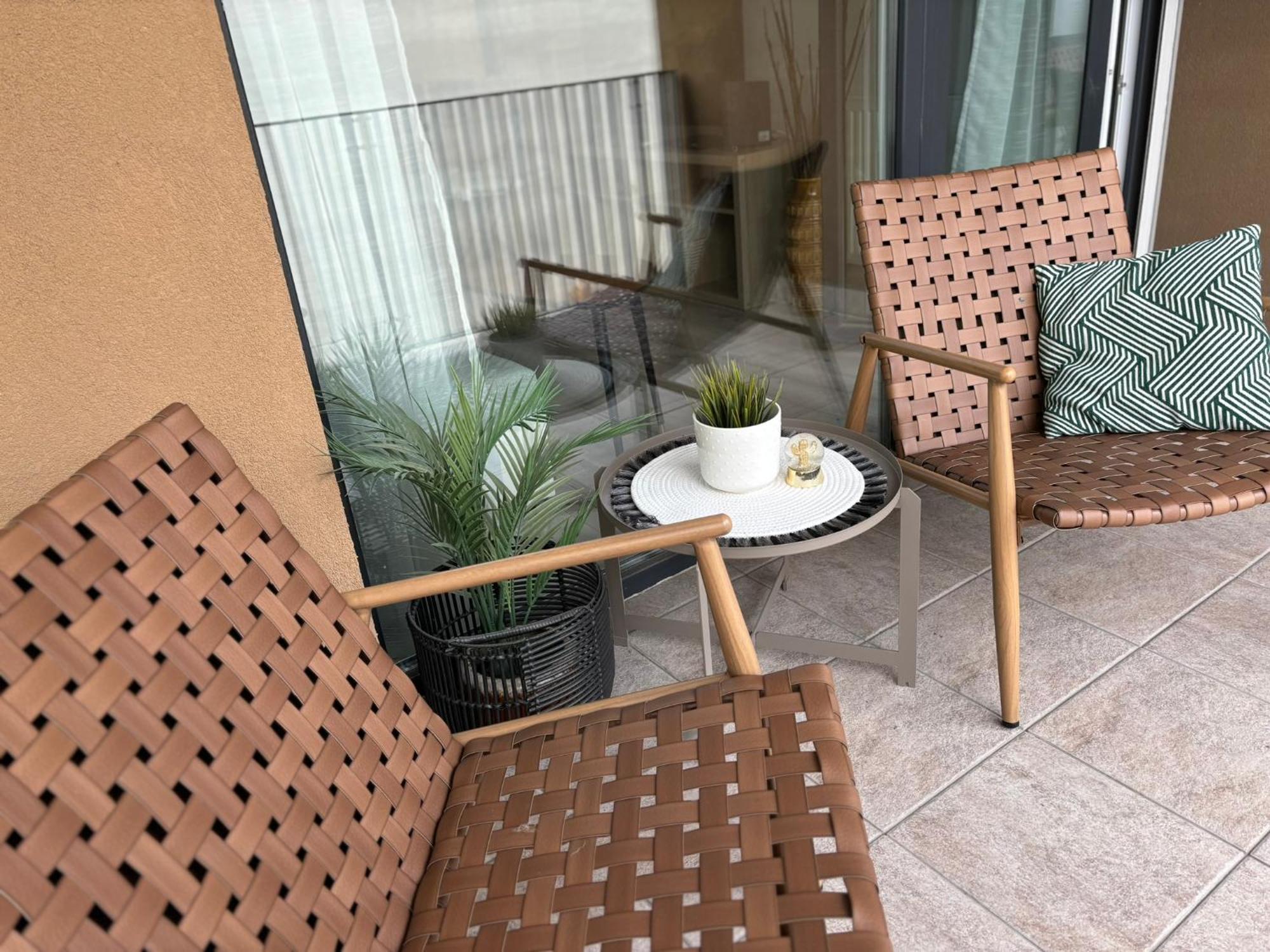 Lägenhet Scandinavian-style Downtown With A Terrace *