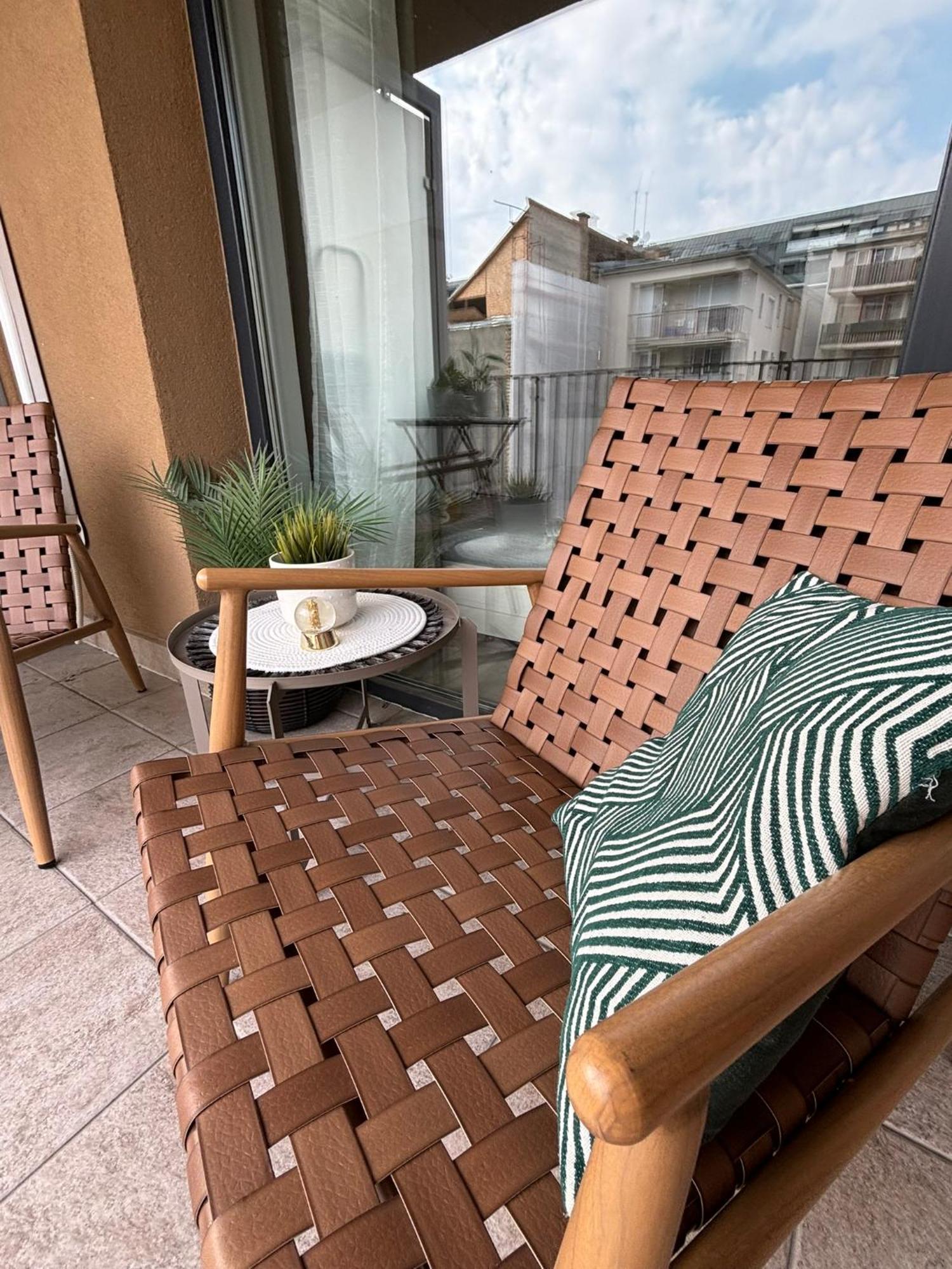 Scandinavian-style Downtown With A Terrace Apartment