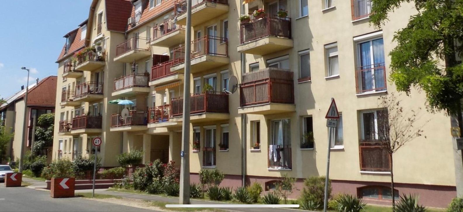 Repter Koezeli Lakas Panoramaval Appartamento *