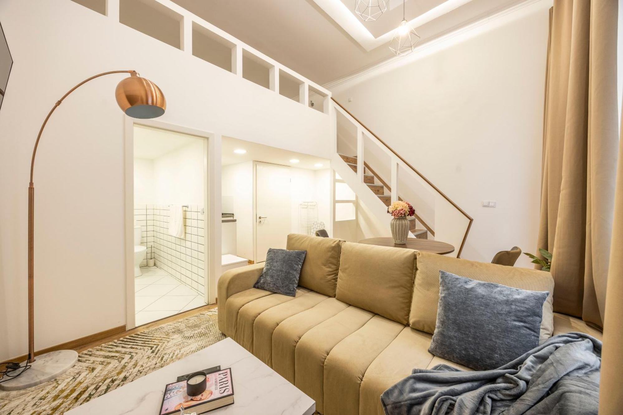 Apartamento Charming Grand In The Heart Of