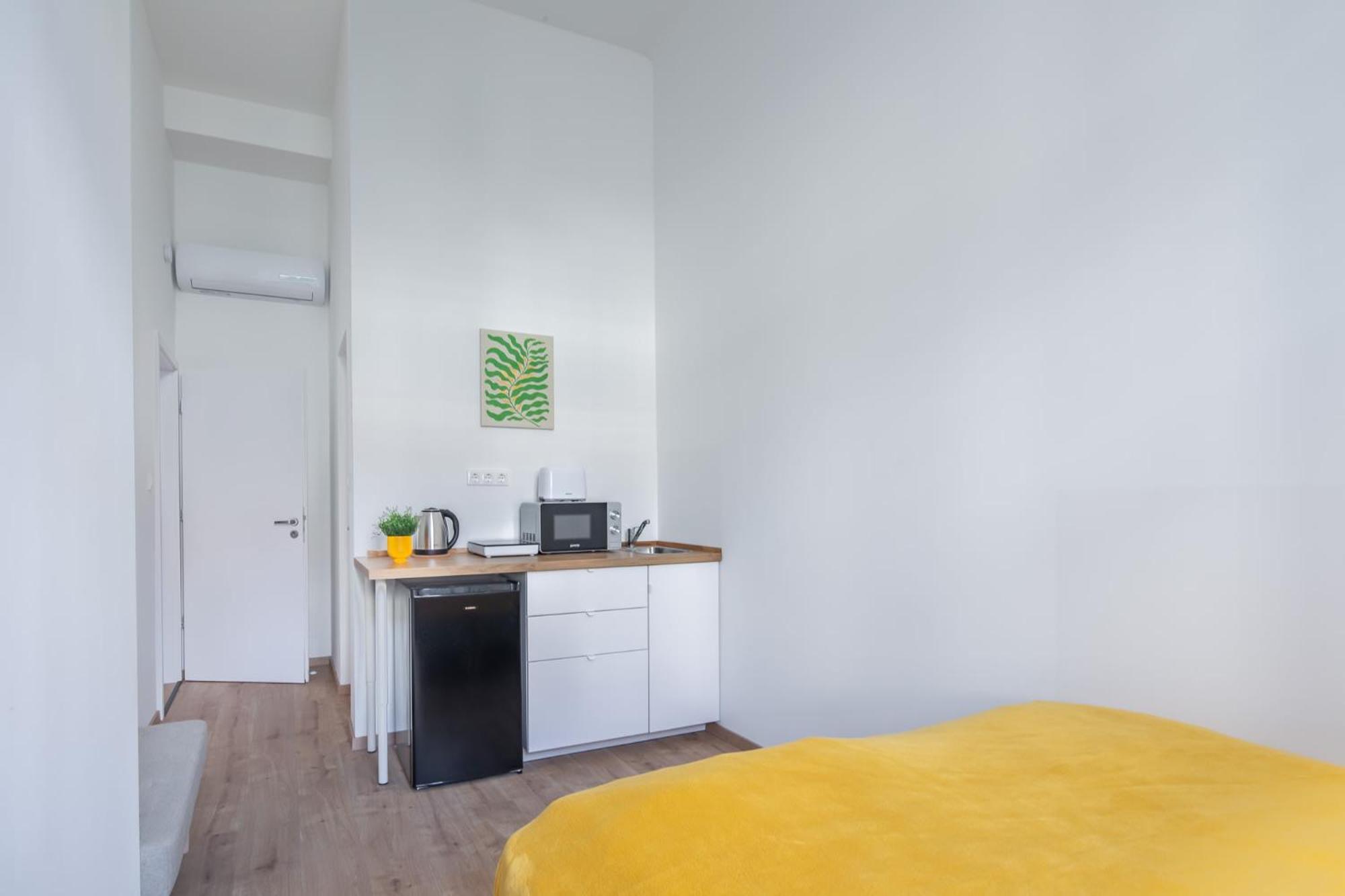 - New - Easy Sleep Apartment