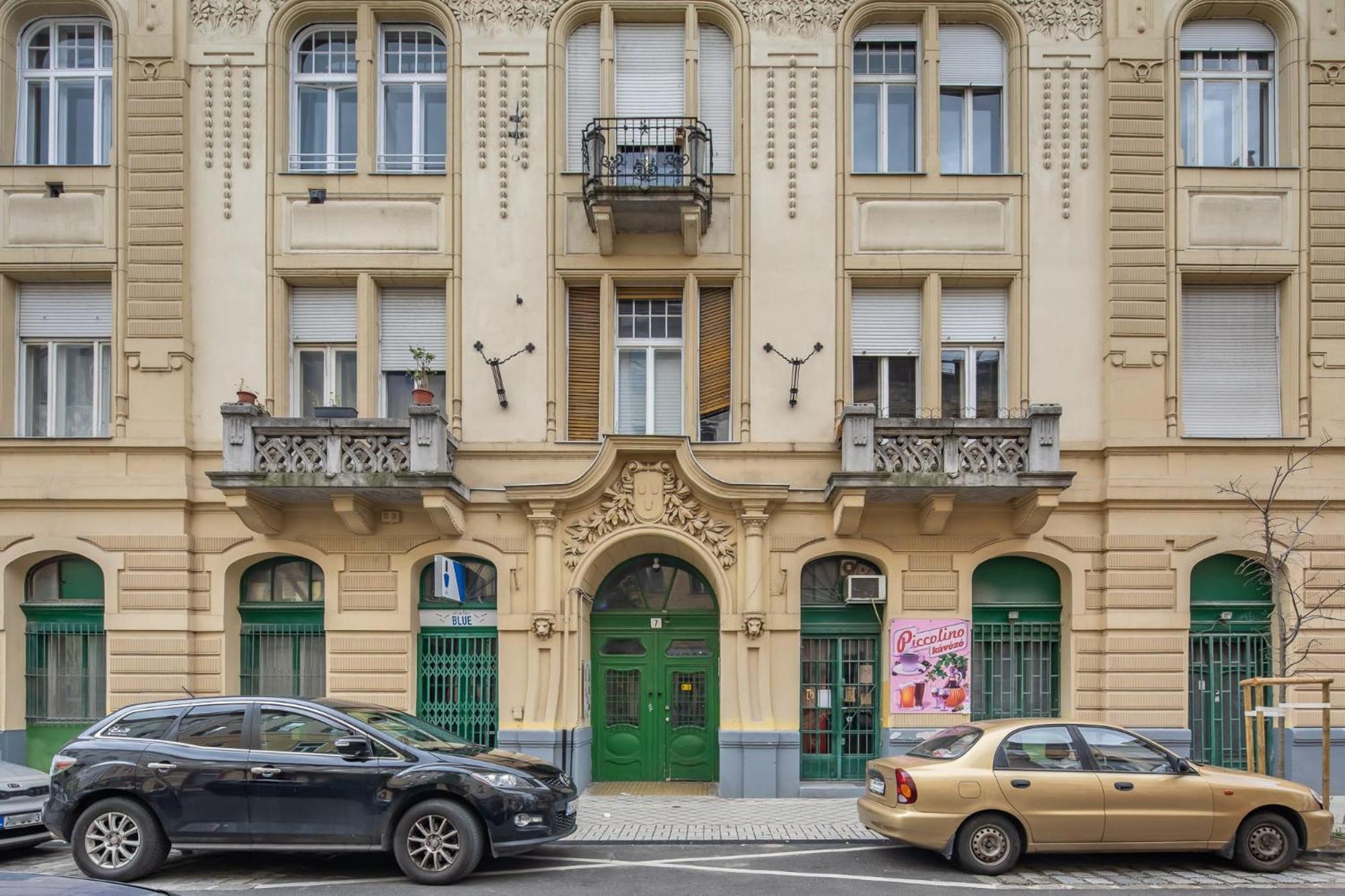 - New - Easy Sleep * Budapest