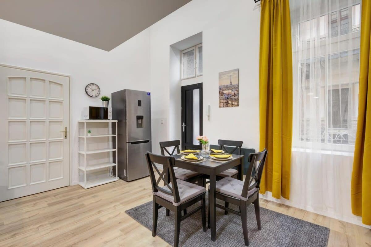 - New - Modern Apartamento