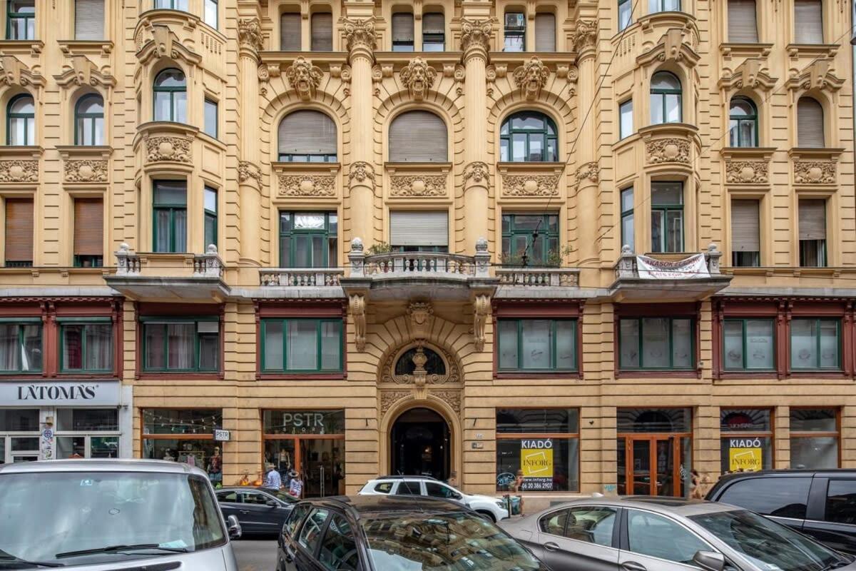 Extreme Cozy * Budapest