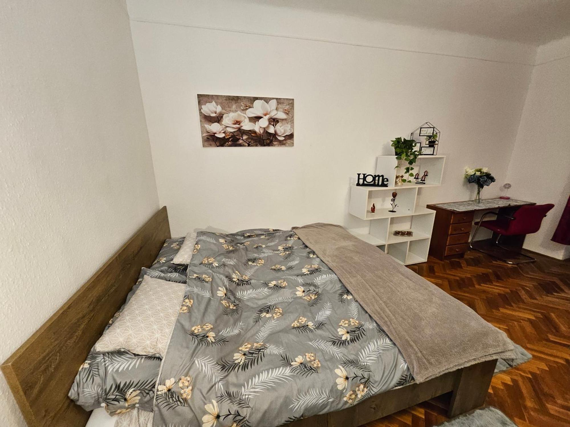 Pet Friendly 2bdr Apartment *