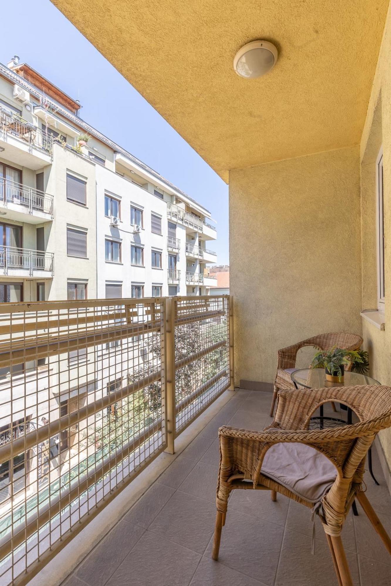 Apartmán Gozsdu White Raven 305