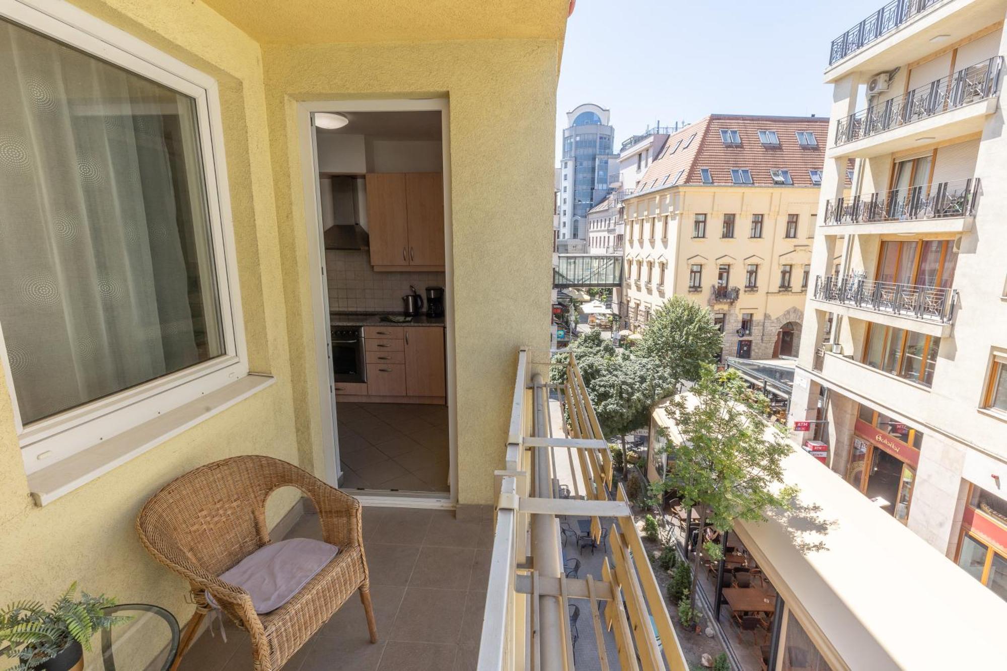 Apartmán Gozsdu White Raven 305 *