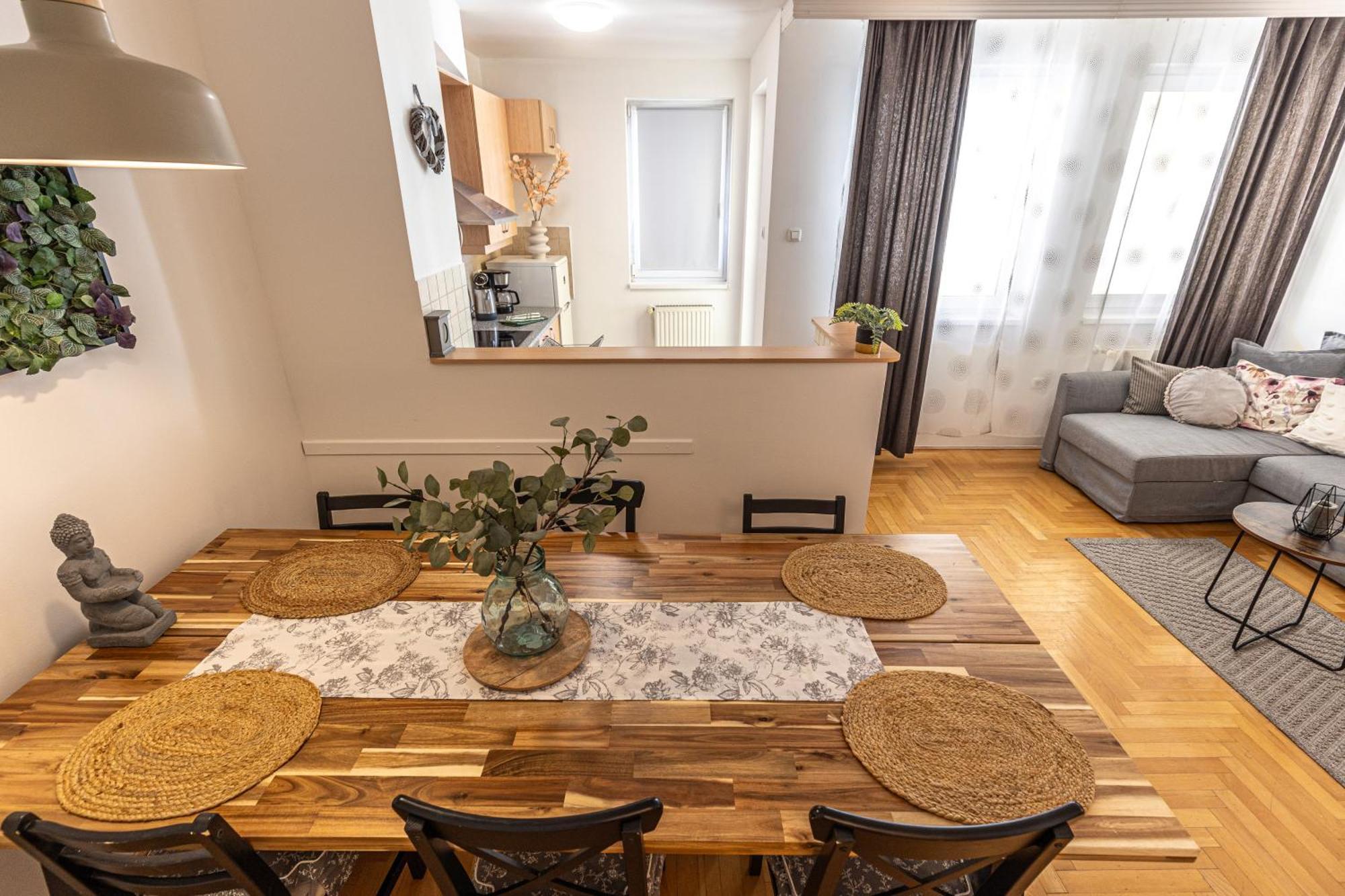 Apartmán Gozsdu White Raven 305