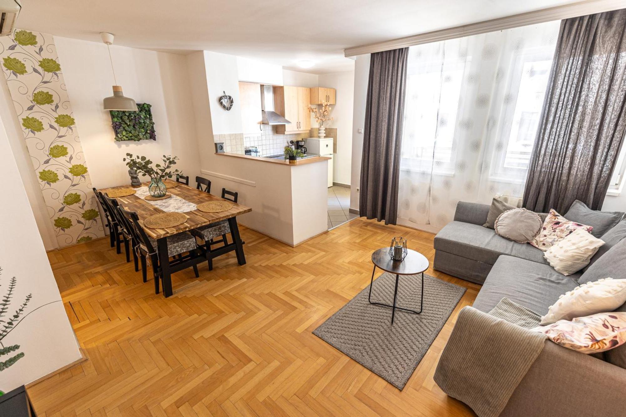 Gozsdu White Raven 305 Budapešť