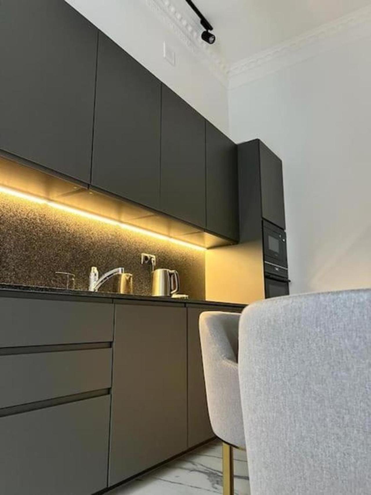 Premium Luxury Near Basilica Apartment *