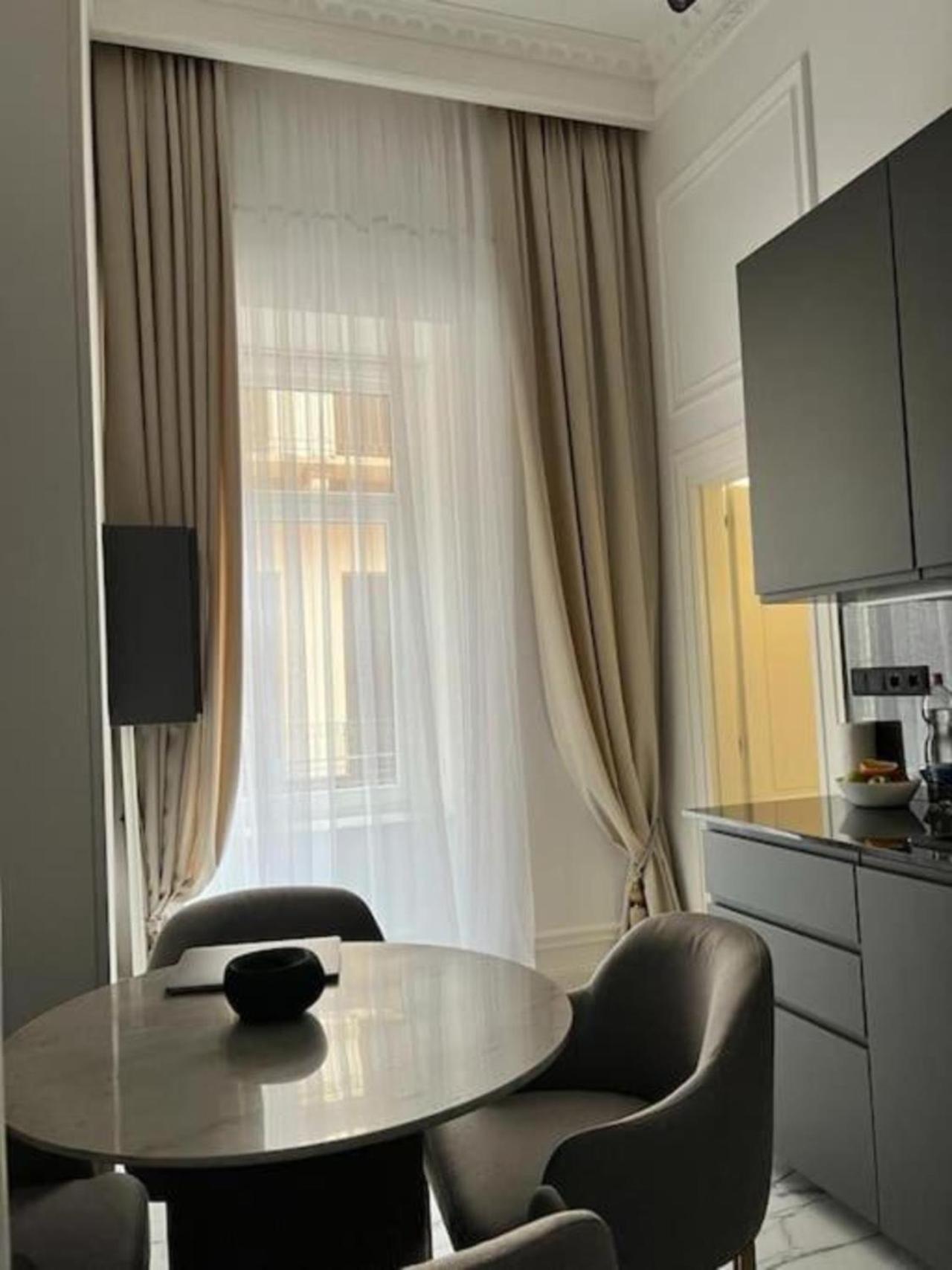 Premium Luxury Near Basilica