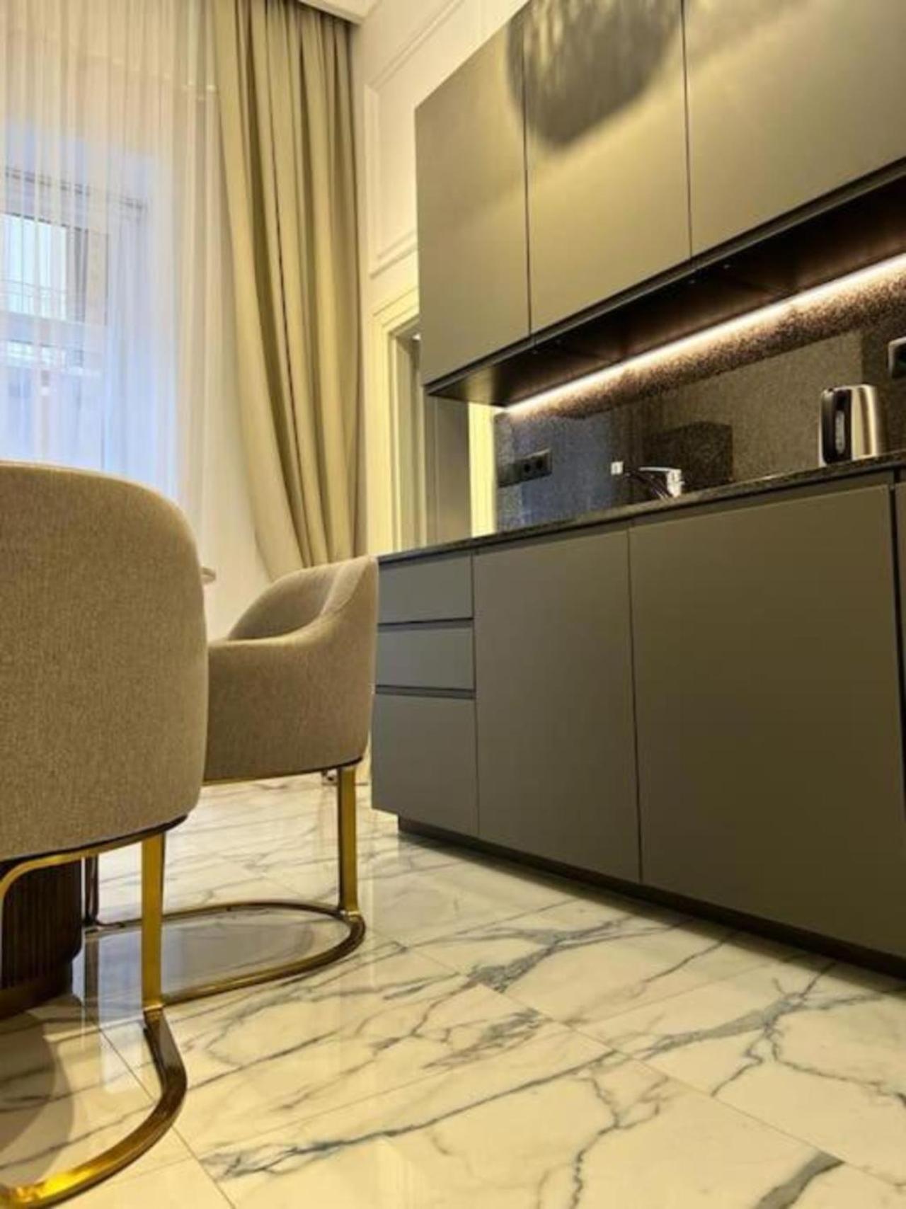 Premium Luxury Near Basilica Lägenhet