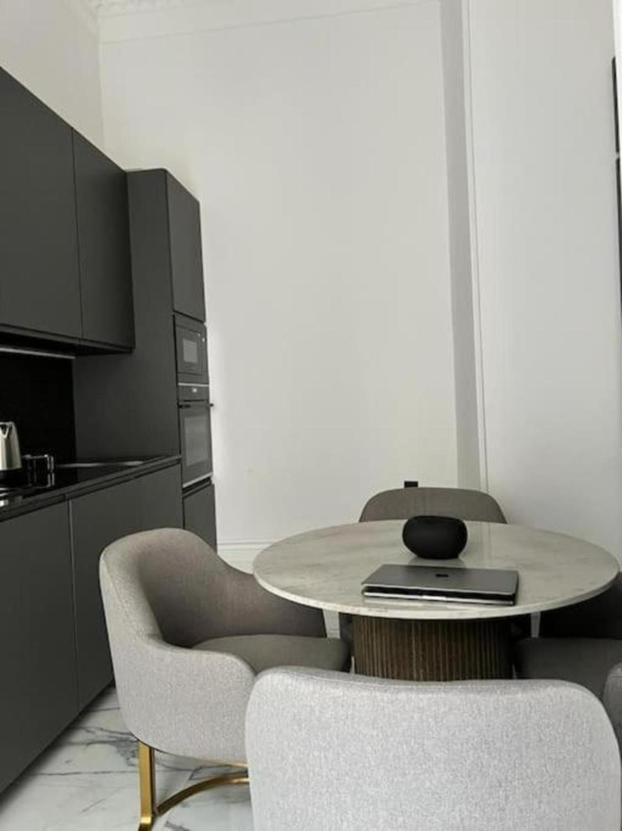 Premium Luxury Near Basilica