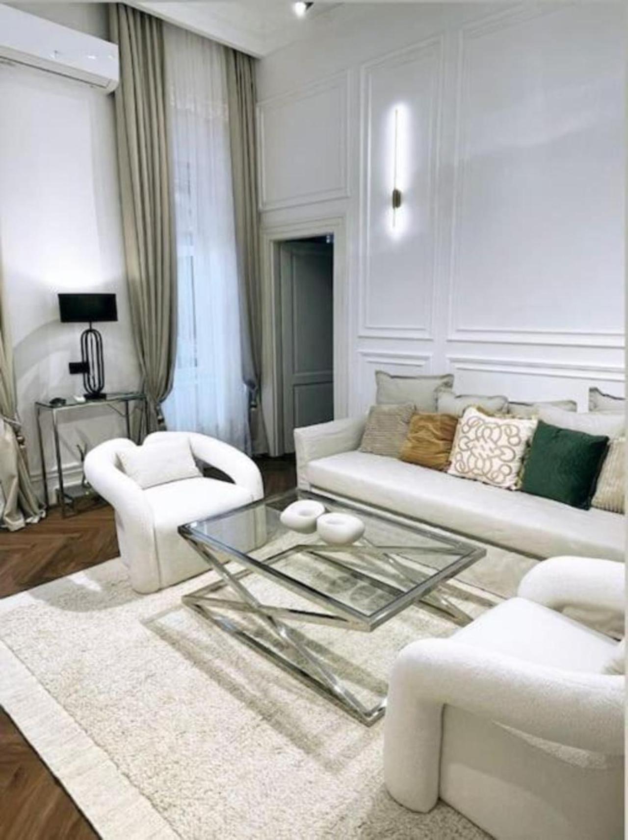 Premium Luxury Near Basilica Apartment *