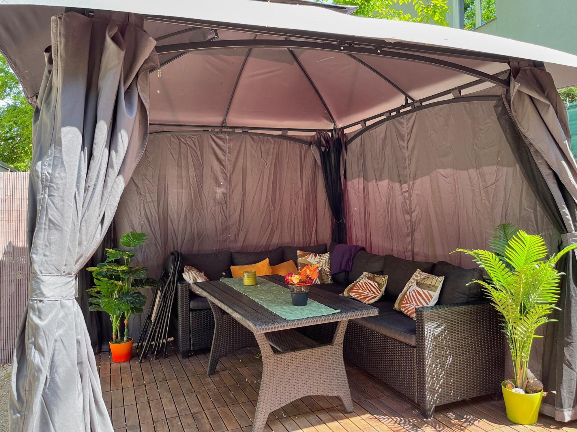 Brand New Garden Flat / Free Parking *