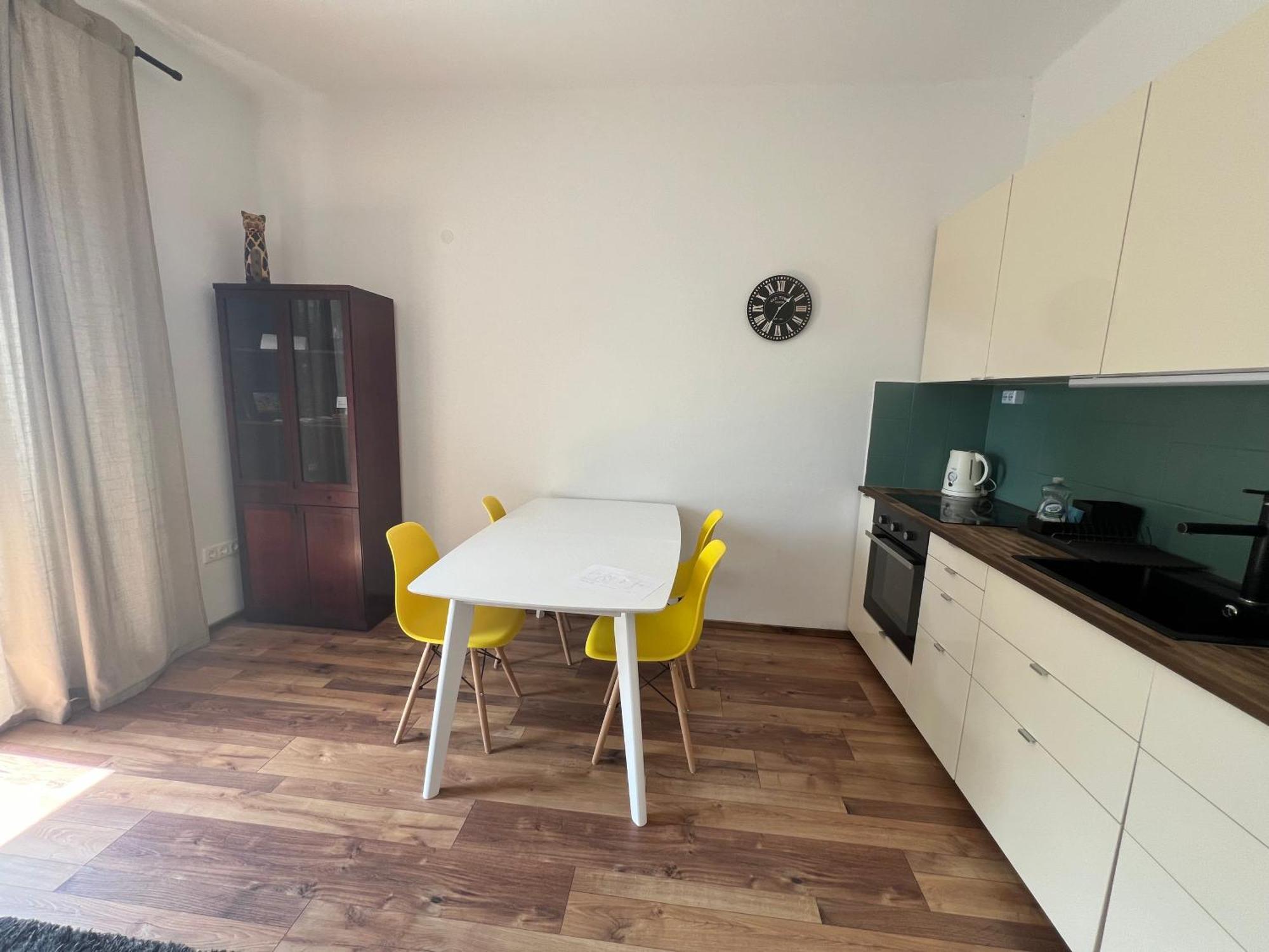Voeroestorony Budapest