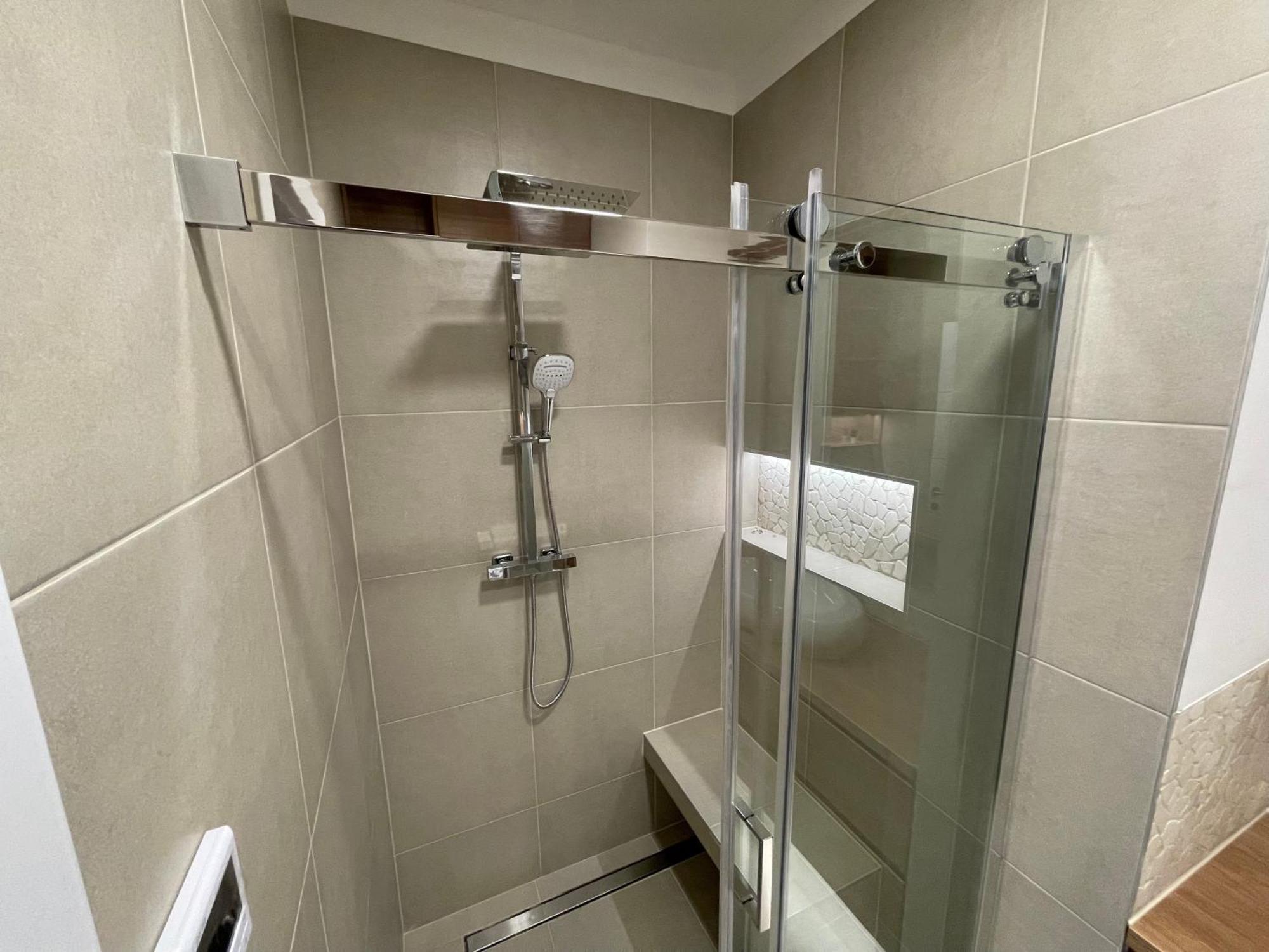 Center 4! Modern And Cozy 3br In Center! *