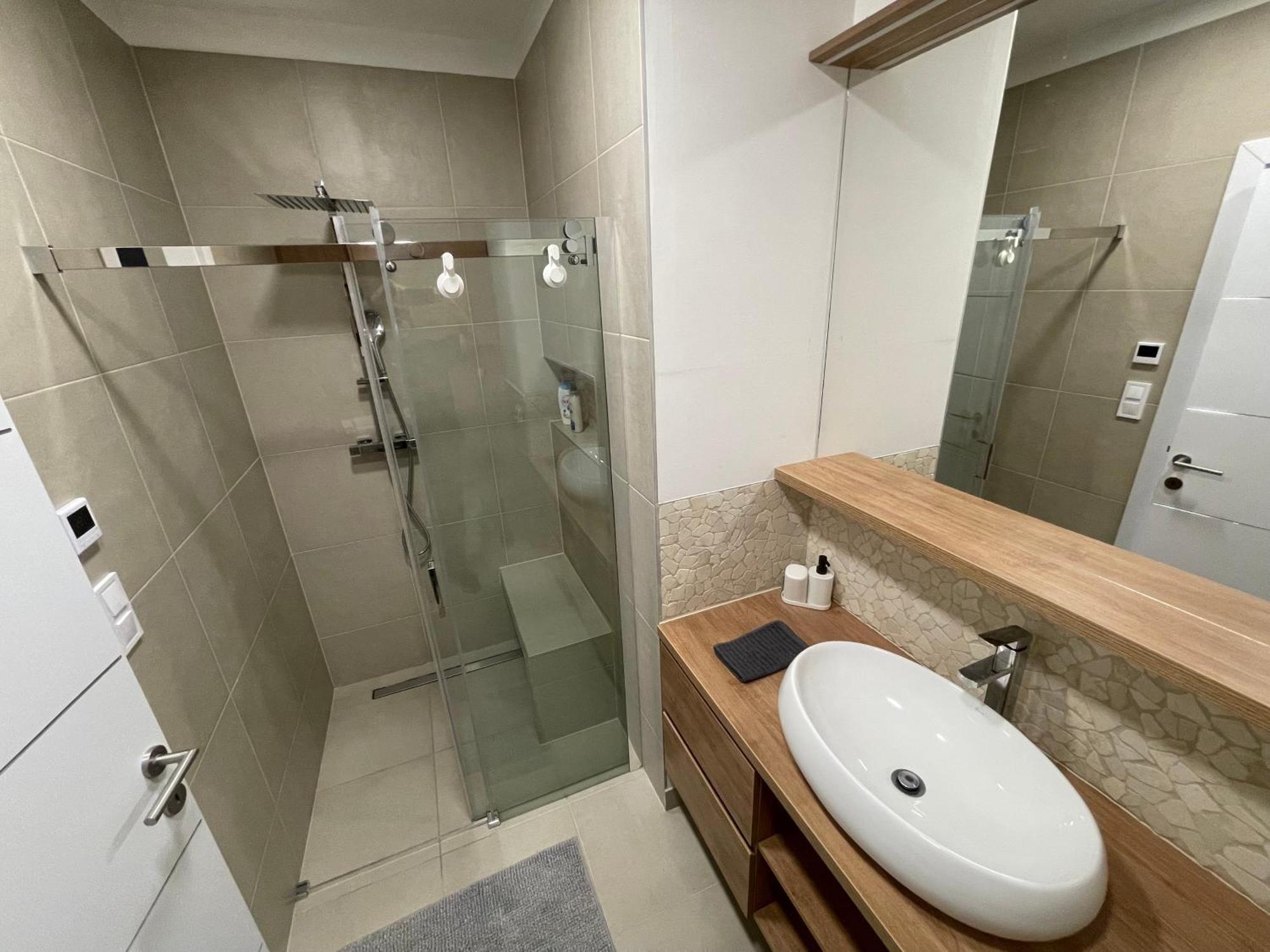 Center 4! Modern And Cozy 3br In Center! Budapest