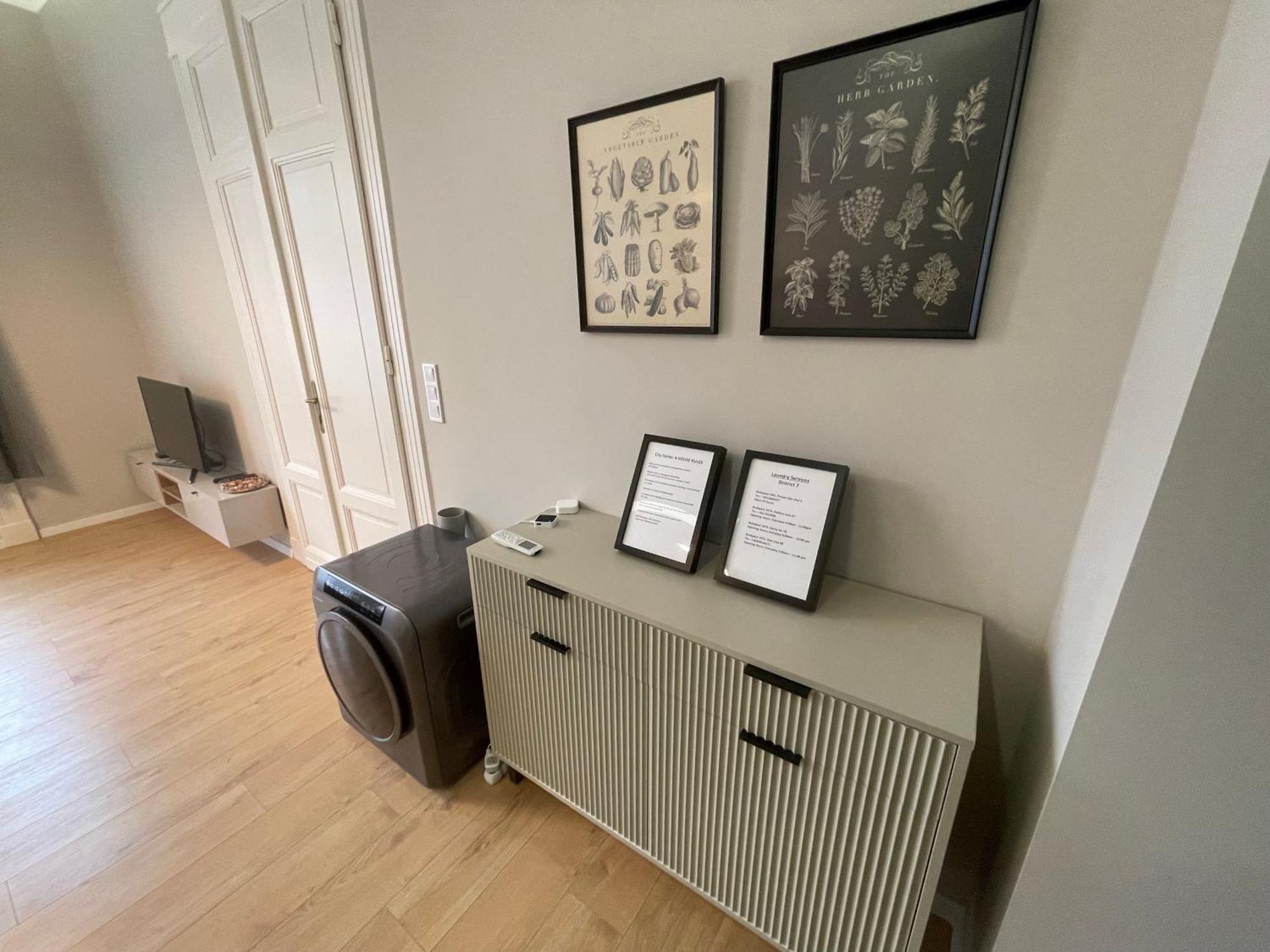 Center 4! Modern And Cozy 3br In Center! Apartment *