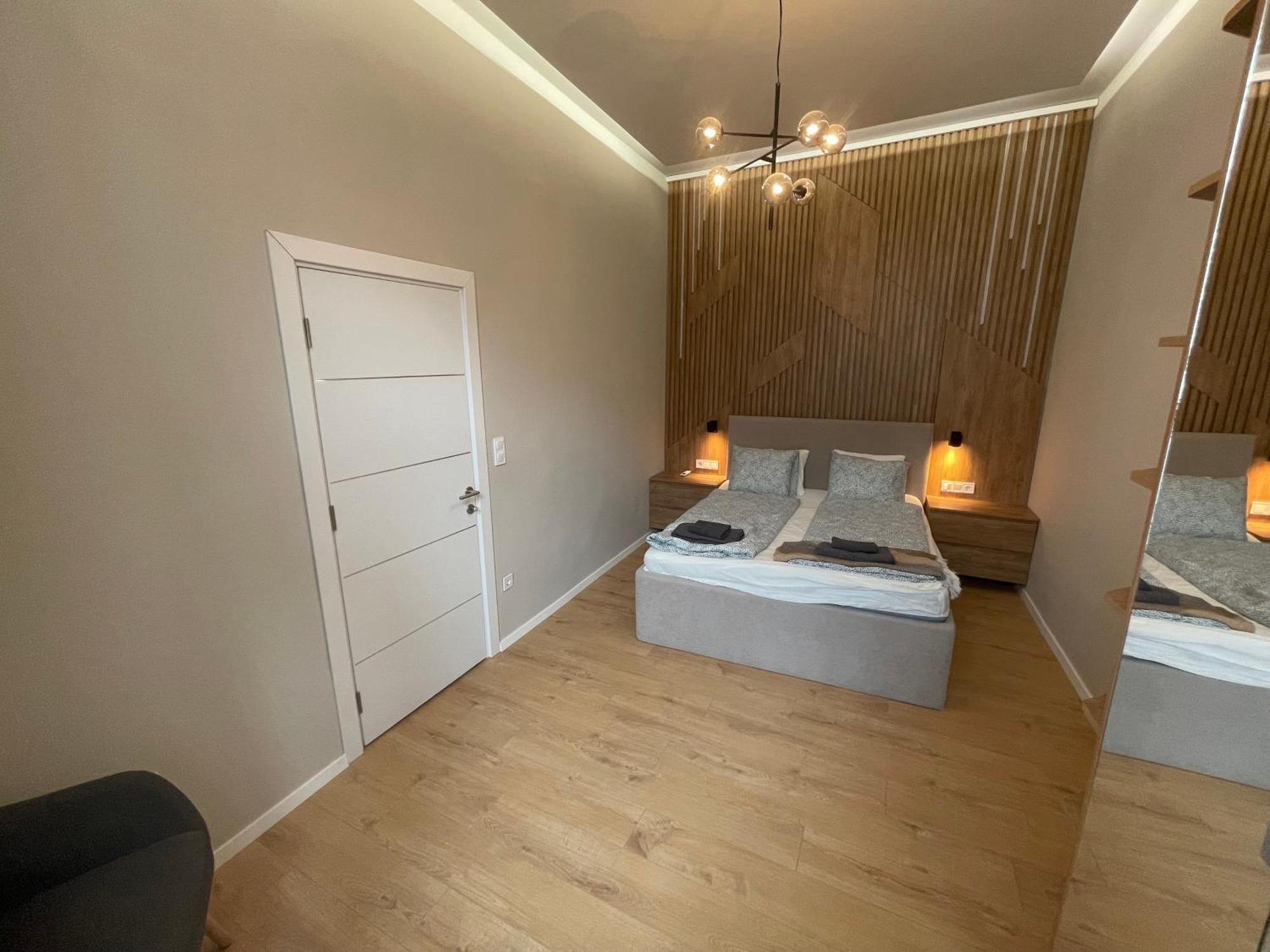 Apartment Center 4! Modern And Cozy 3br In Center! *