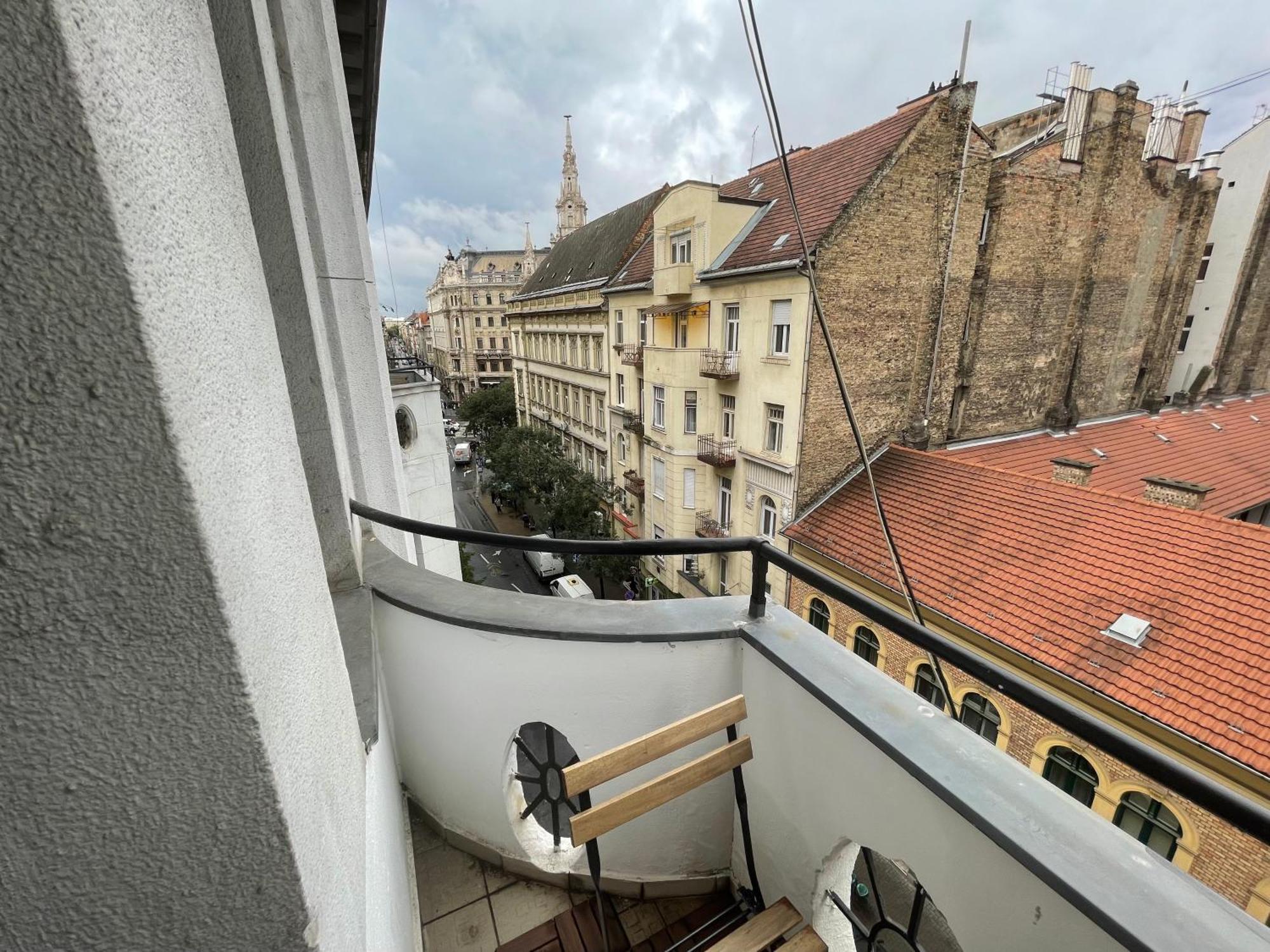 Center 4! Modern And Cozy 3br In Center! Budapest