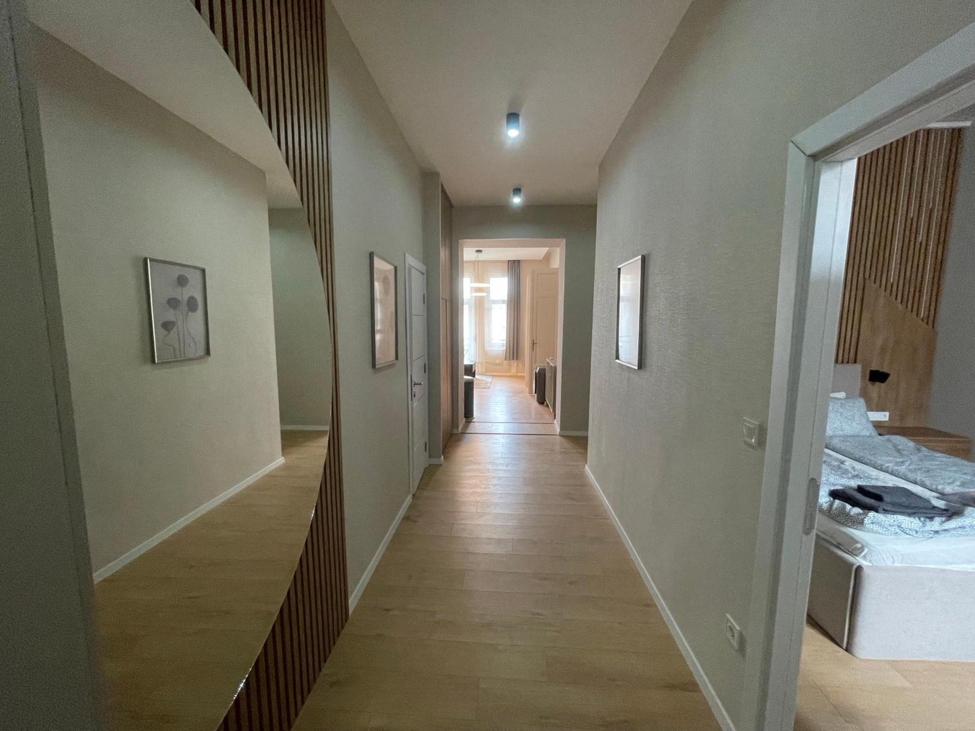 Center 4! Modern And Cozy 3br In Center! Apartment
