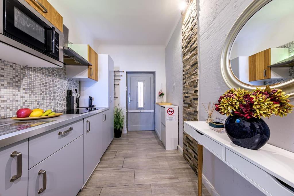 Astoria Apartment *