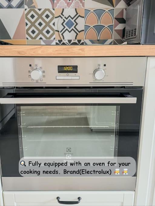 Stylish Parisian 3br In Budapest, Sleeps 9 Budapeszt
