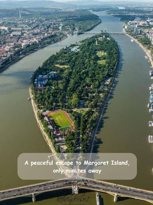 Stylish Parisian 3br In Budapest, Sleeps 9 Appartamento *