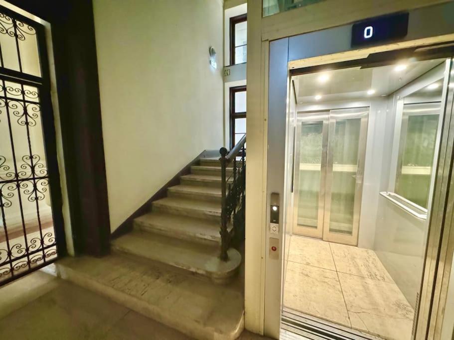 Classic Andrassy Apartman