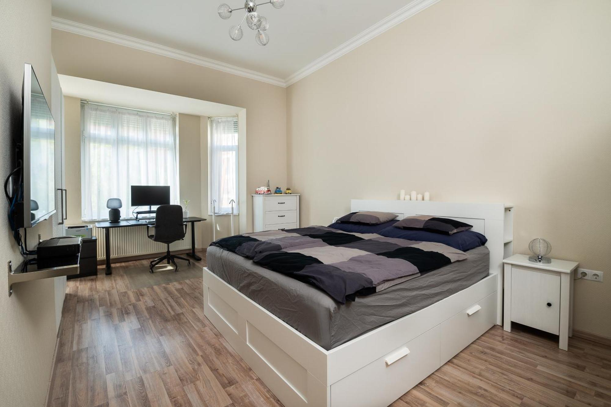 Apartment D17 *