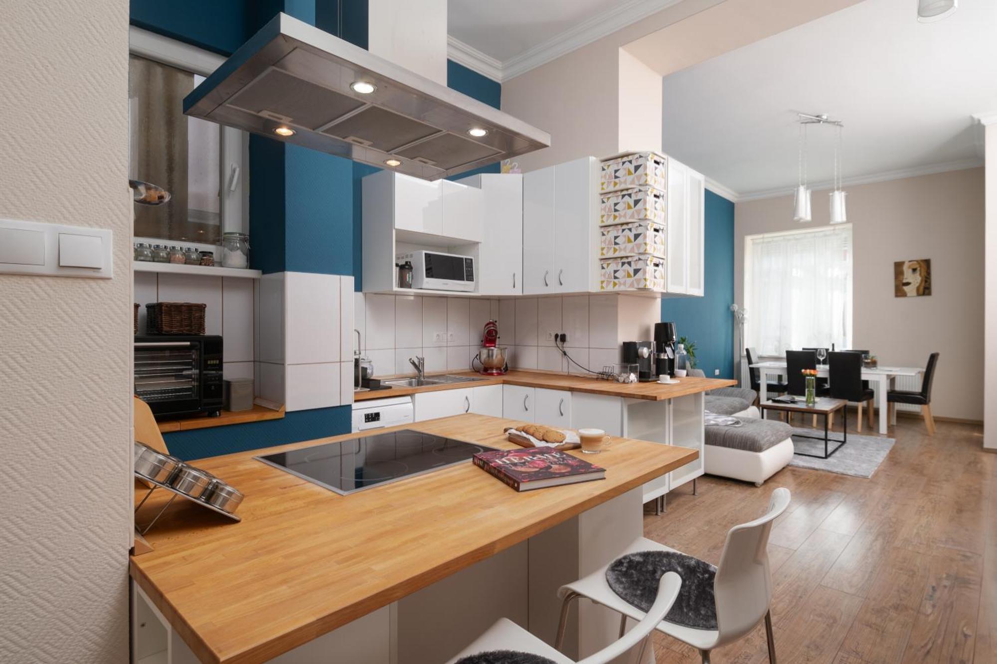 Apartment D17 *