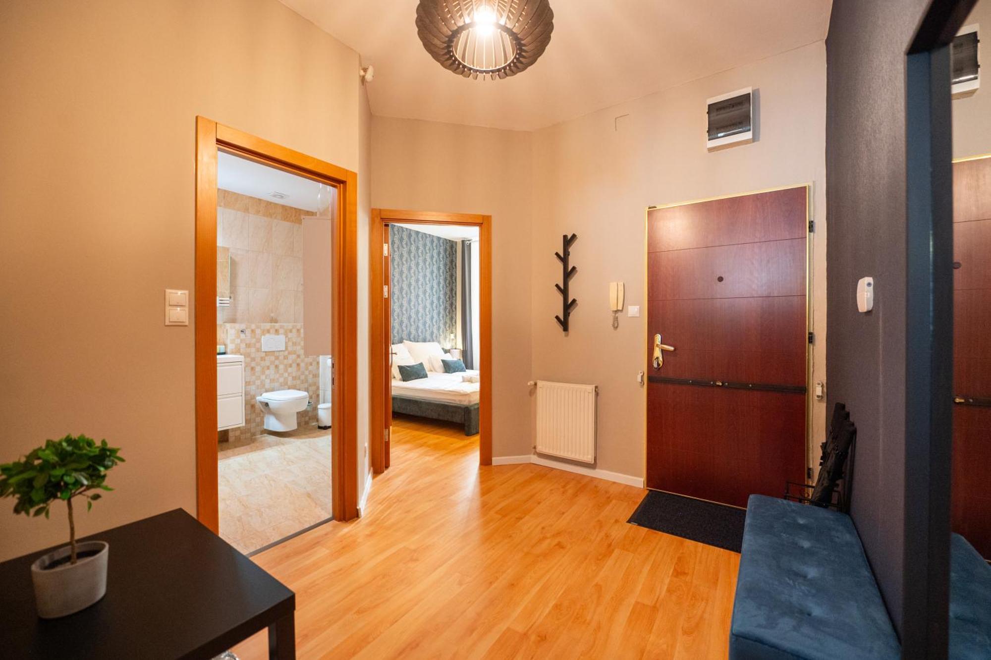 Sarah's With Pool, Wellness, Fitness