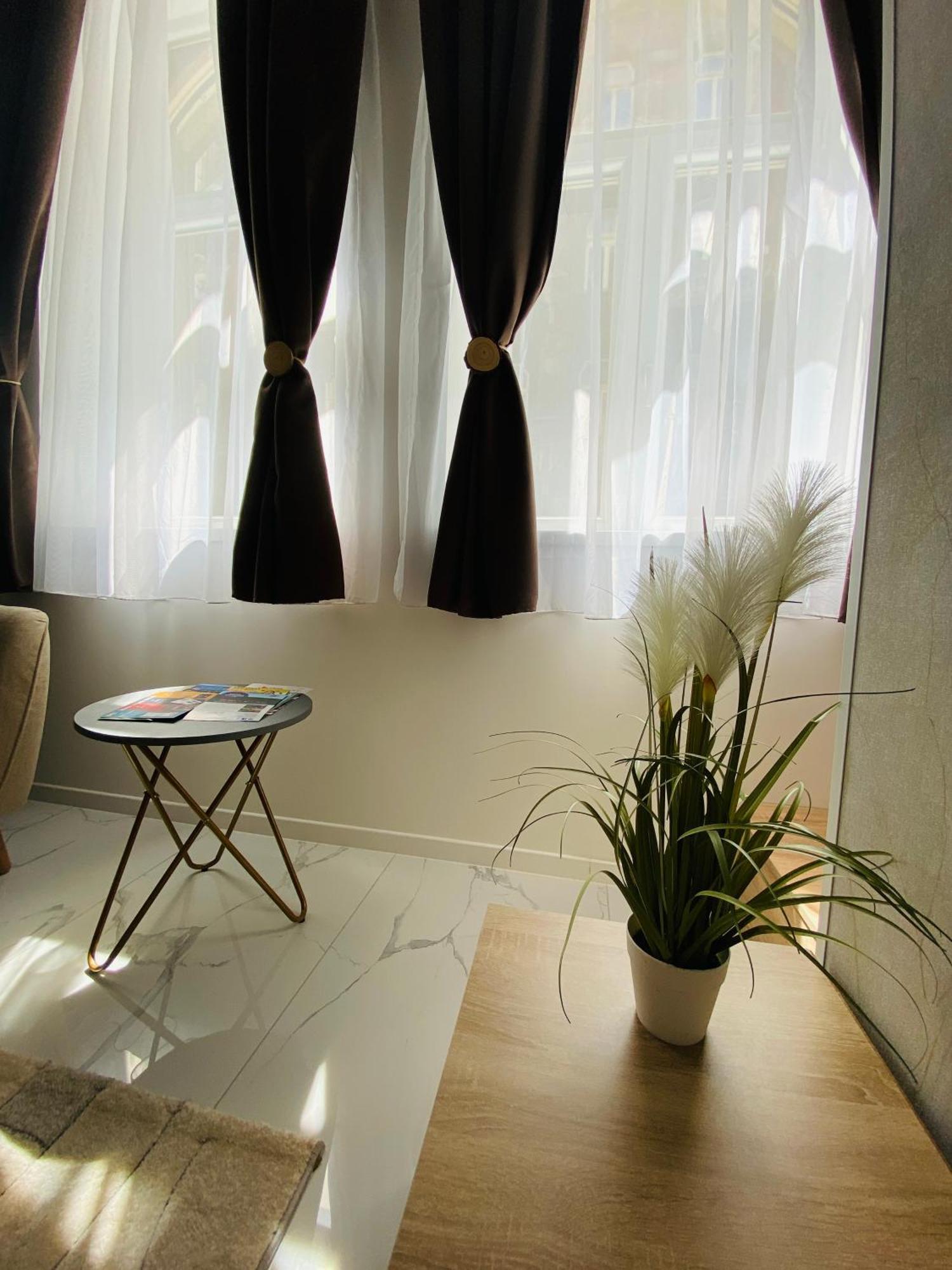 Apartment Panda *